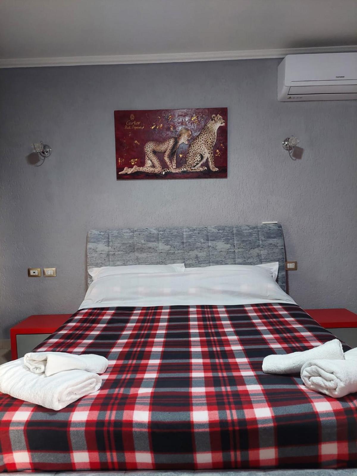 Gex Guest House Tirana Exterior photo