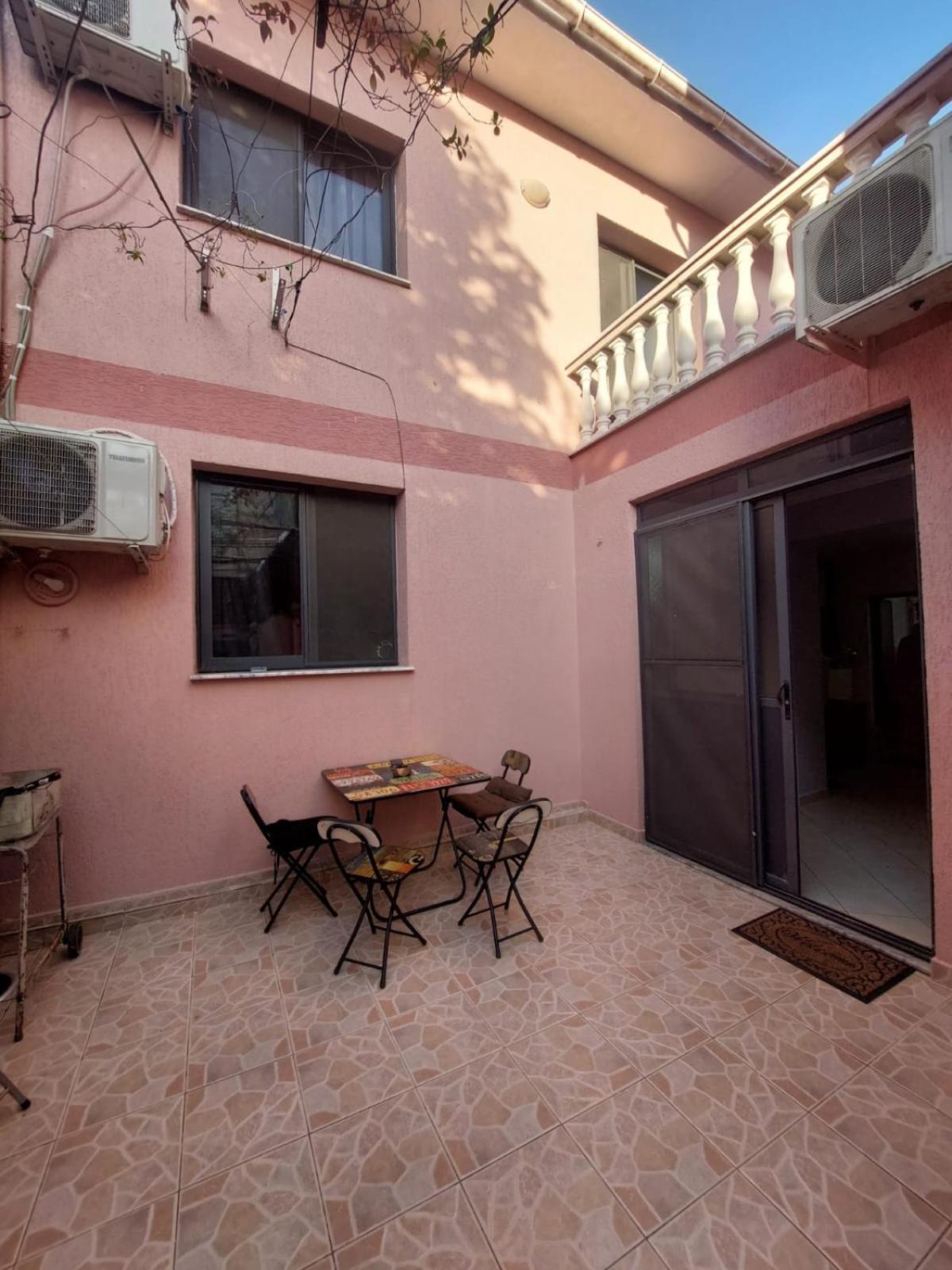 Gex Guest House Tirana Exterior photo